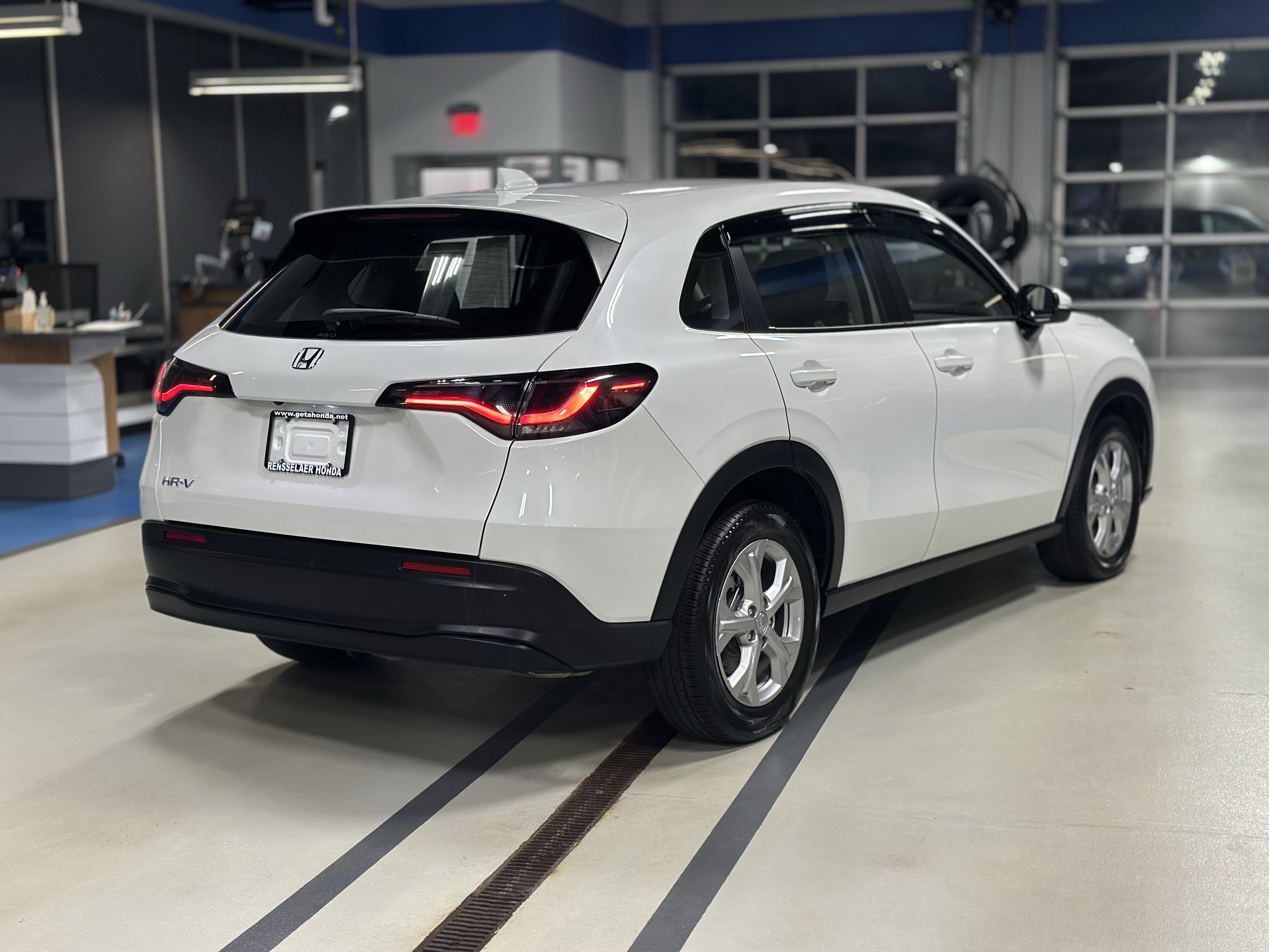 Used 2024 Honda HR-V LX image 5