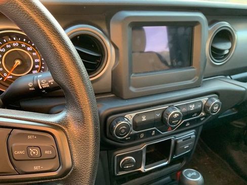 Used 2023 Jeep Wrangler Sport AWD/4WD image 9