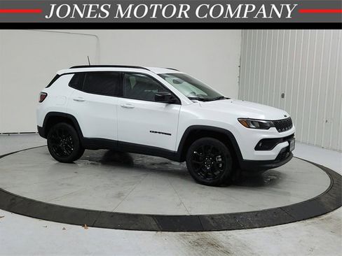 New 2026 Jeep Compass Latitude image 1