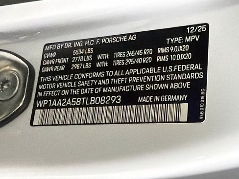 Certified 2026 Porsche Macan AWD/4WD image 43