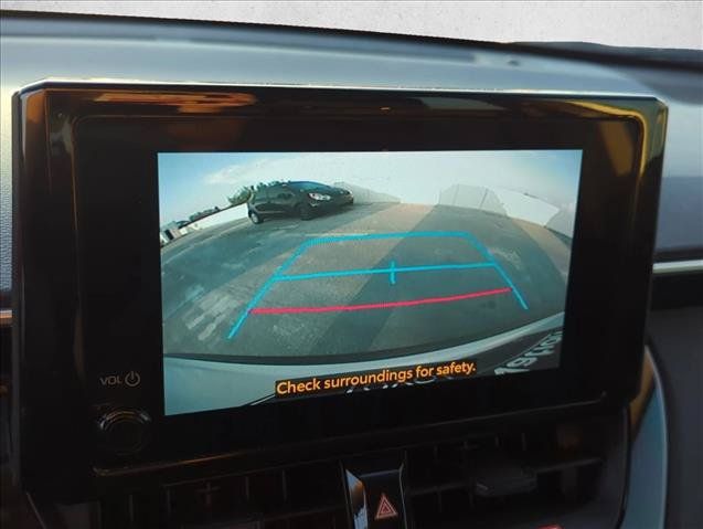 Certified 2024 Toyota Corolla Cross LE AWD/4WD image 17