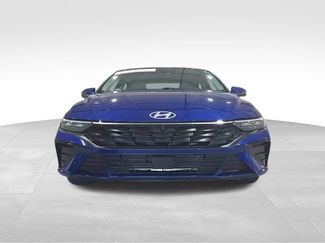 Used 2024 Hyundai Elantra Limited FWD video 3