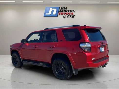 Used 2022 Toyota 4Runner SR5 Premium w/ Moonroof Package image 7