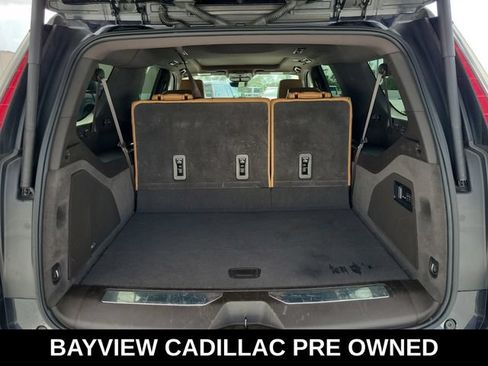Used 2022 Cadillac Escalade ESV Premium Luxury AWD/4WD image 11