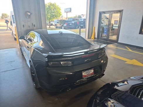 Used 2018 Chevrolet Camaro ZL1 RWD image 11