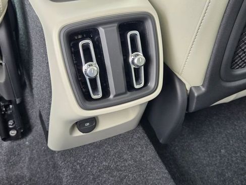 New 2026 Volvo XC40 B5 Plus AWD/4WD image 16