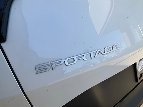 Used 2025 Kia Sportage EX w/ EX Premium Package image 10