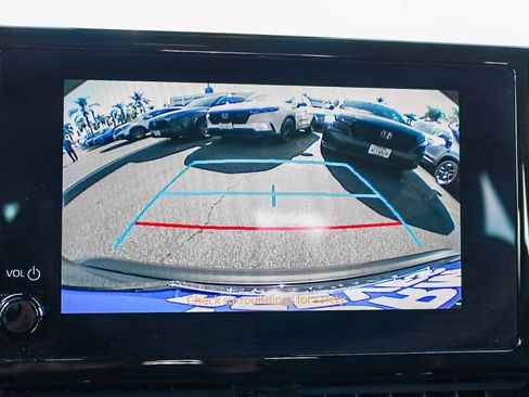 Used 2025 Toyota Corolla SE image 6