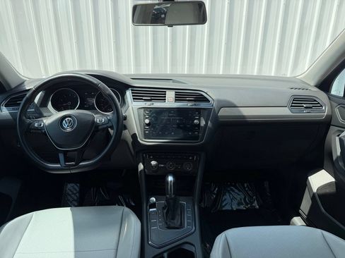 Used 2019 Volkswagen Tiguan SE FWD image 12
