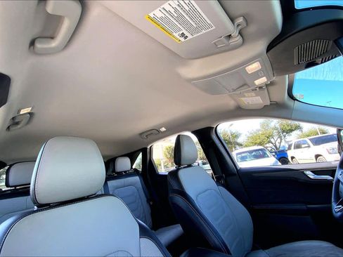 Used 2023 Ford Escape SE w/ PHEV Premium Package image 13