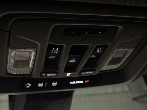 Used 2020 GMC Sierra 2500 Denali w/ Denali Ultimate Package AWD/4WD image 9