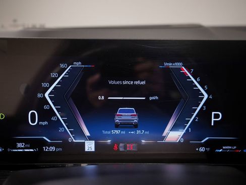 Used 2025 BMW X5 xDrive40i w/ M Sport Package image 22