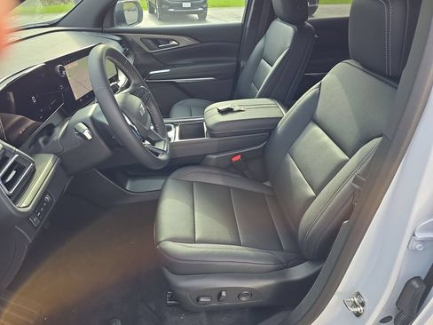 Certified 2026 Chevrolet Traverse LT w/ Midnight/Sport Edition AWD/4WD image 23