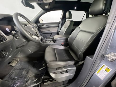 Used 2023 Volkswagen Atlas Cross Sport SEL image 21