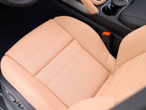 New 2026 Porsche Cayenne image 16