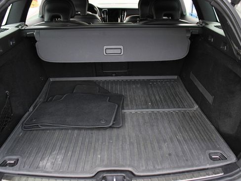 Used 2020 Volvo V60 T5 Momentum w/ Protection Package Premier image 43