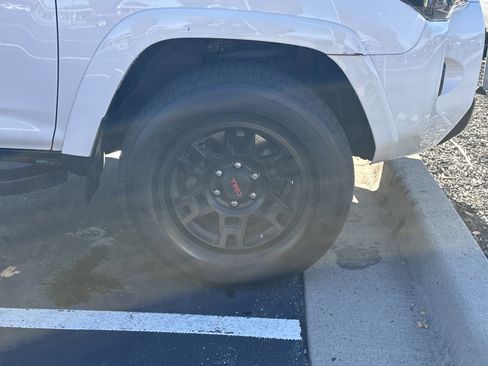 Certified 2021 Toyota 4Runner Venture image 13