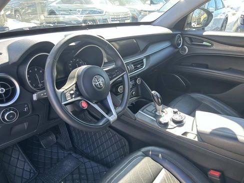 Used 2018 Alfa Romeo Stelvio Ti image 11