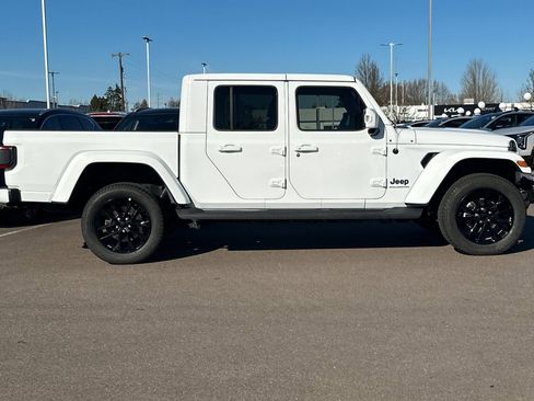 Used 2023 Jeep Gladiator Overland image 3