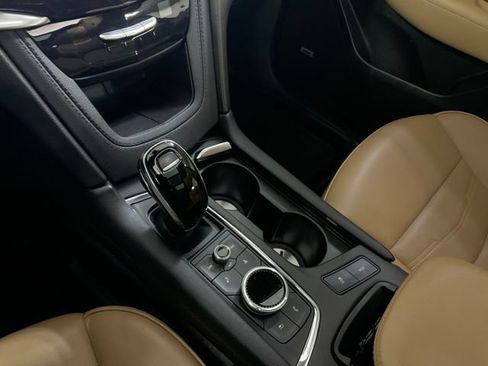 Used 2025 Cadillac XT6 Premium Luxury w/ Platinum Package AWD/4WD image 11