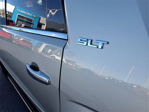 Used 2015 GMC Acadia SLT image 27