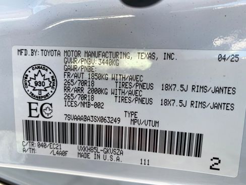 Used 2025 Toyota Sequoia TRD Pro AWD/4WD image 28