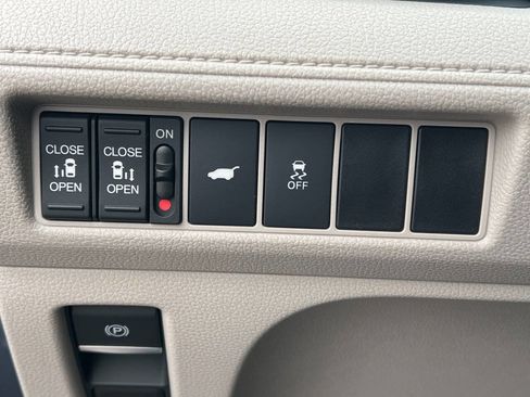 Used 2025 Honda Odyssey EX-L image 15