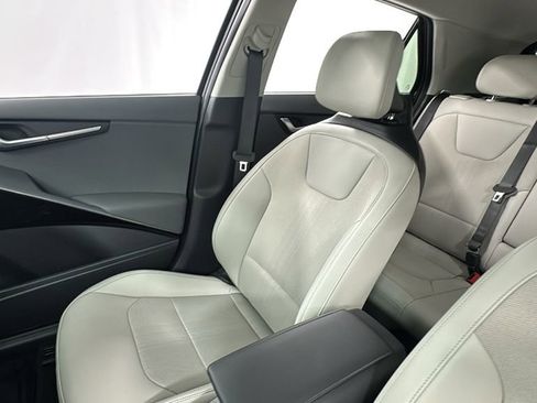 New 2025 Kia Niro EX image 13