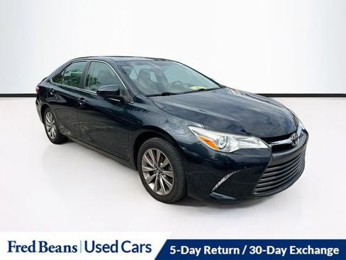 Used 2017 Toyota Camry XLE FWD image 1