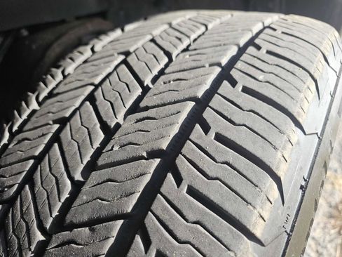 Used 2011 Chevrolet Avalanche LT w/ Regional Value Package image 32