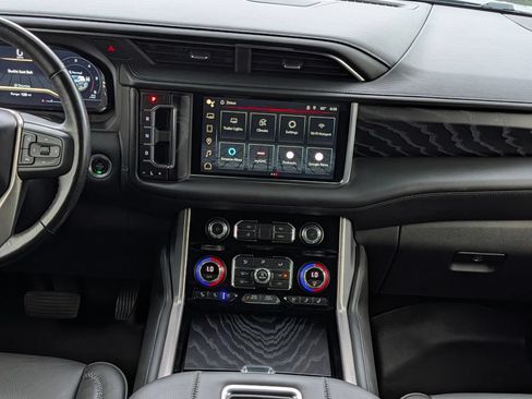 Used 2022 GMC Yukon Denali AWD/4WD image 17