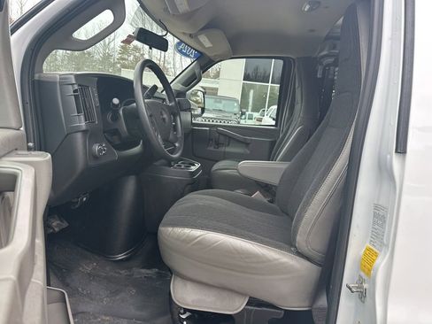 Used 2024 GMC Savana 2500 w/ Driver Convenience Package RWD image 16