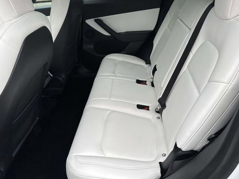 Used 2020 Tesla Model Y Long Range image 16