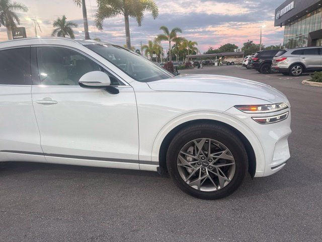 Used 2024 Genesis GV70 2.5T AWD/4WD image 4