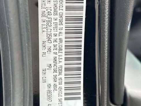 Used 2020 Jeep Grand Cherokee Limited image 17