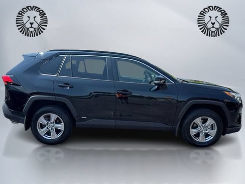Used 2025 Toyota RAV4 LE AWD/4WD image 5