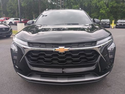 Used 2025 Chevrolet Trax LT w/ Driver Confidence Package FWD image 9