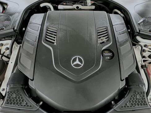 Used 2022 Mercedes-Benz S 580 4MATIC Sedan w/ AMG Line Package image 30