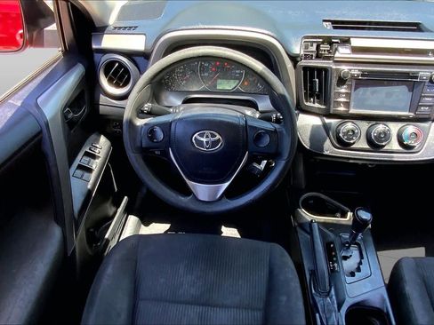 Used 2016 Toyota RAV4 LE FWD image 6