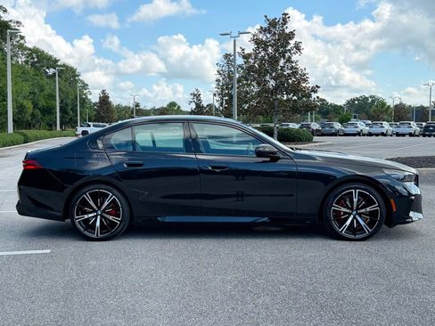 Certified 2026 BMW 530i xDrive w/ M Sport Package AWD/4WD image 6