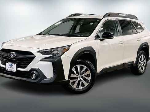 Used 2023 Subaru Outback Premium image 3