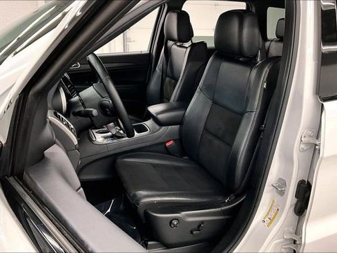 Used 2020 Jeep Grand Cherokee Altitude AWD/4WD image 24