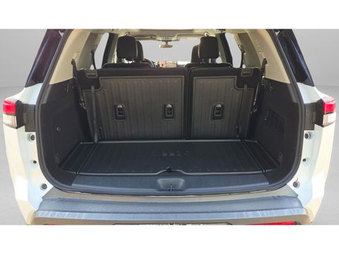 New 2026 Nissan Pathfinder Platinum image 14