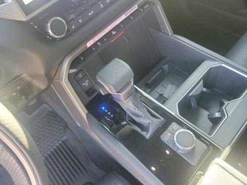 Certified 2025 Toyota Tundra Limited image 27