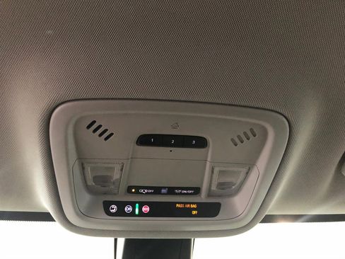 Used 2019 Chevrolet Traverse Premier image 25