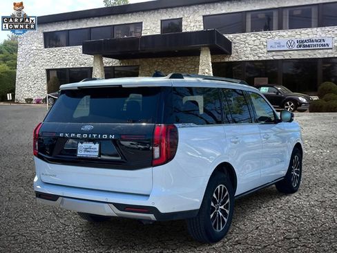 Used 2025 Ford Expedition Platinum AWD/4WD image 5