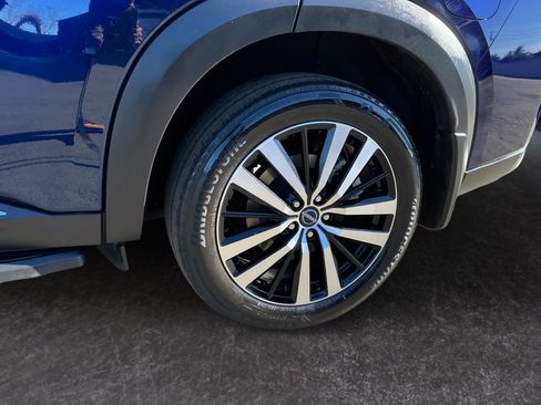 Used 2023 Nissan Pathfinder Platinum w/ Cargo Package image 10