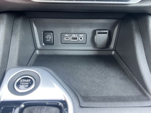Certified 2024 Nissan Sentra SV FWD image 8