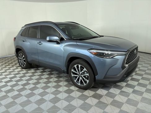 Used 2023 Toyota Corolla Cross XLE w/ Convenience Package image 1