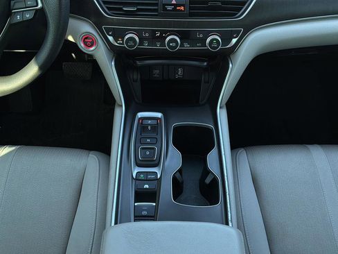 Used 2018 Honda Accord EX image 23